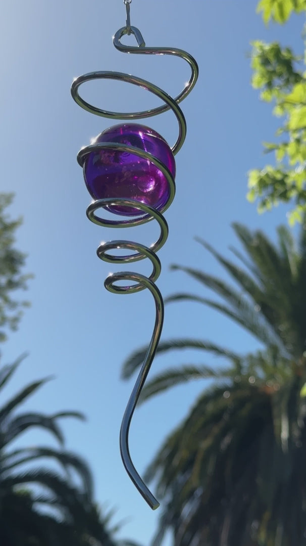 Spiral Gazing Ball Spinner video close up
